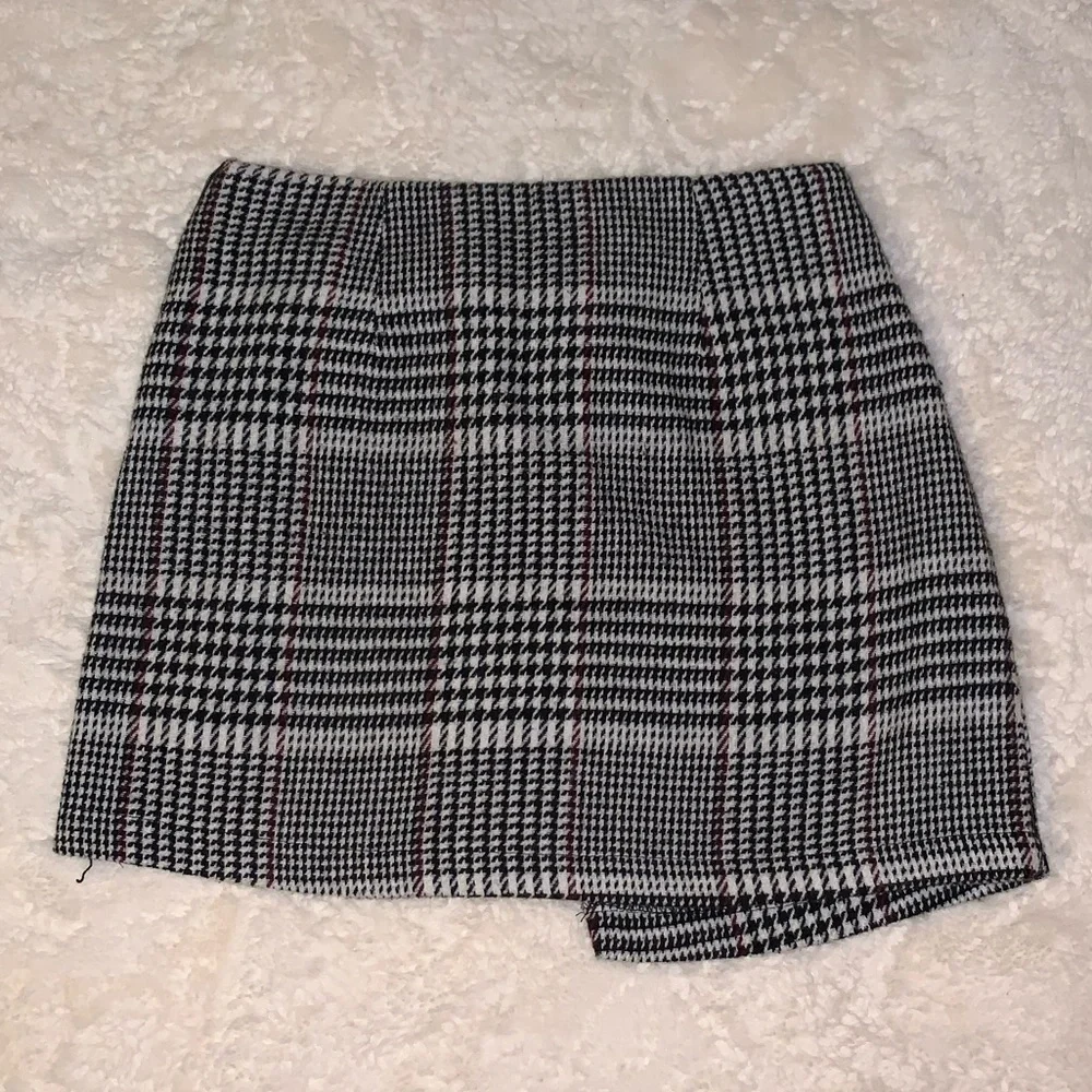 Forever21 Women’s Houndstooth Black White Bow Mini Skirt Size Medium - Picture 2 of 5